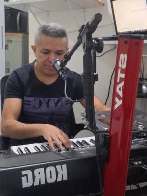 ⁣RISO CRISTALINO- MALVADO DOS TECLADOS